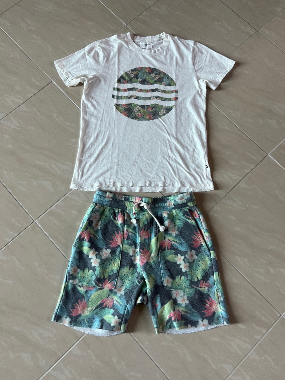 #2672 Sol Angeles 2 Piece Tropical Floral Graphic T-Shirt & Shorts Set men's S